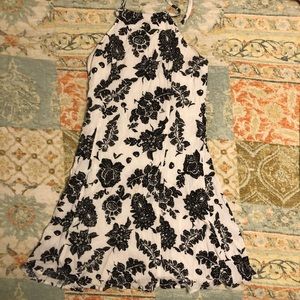 🚨24 hour sale🚨Kendall and Kylie Halter Top Dress